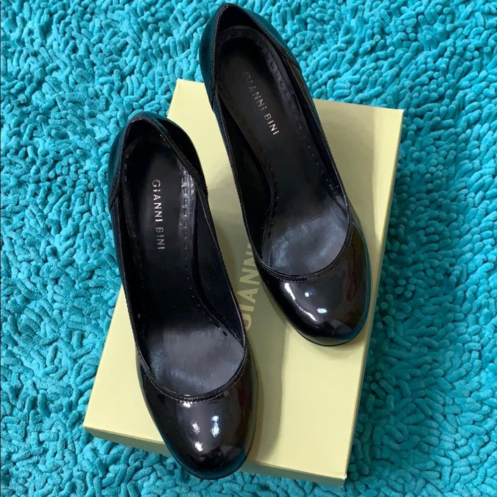 Gianni Bini Black Patent Heels-Size 9